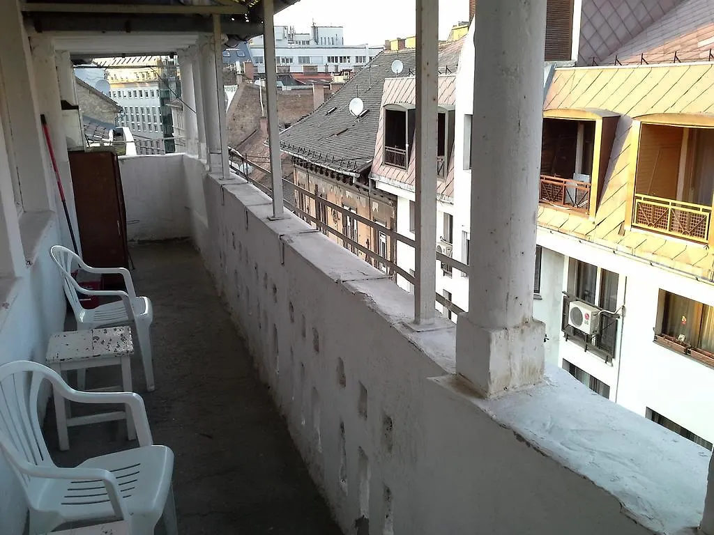 Garibaldi 5 Apartments & Rooms Budapešť