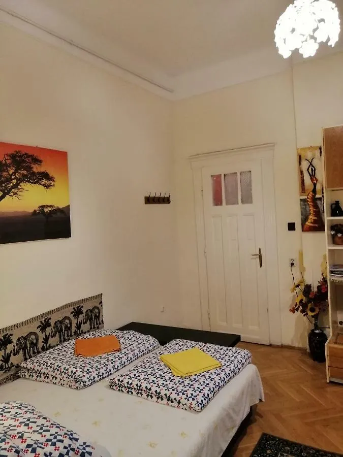 Garibaldi 5 Apartments & Rooms Budapest Hungary